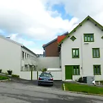 Modern Apartment In City Center